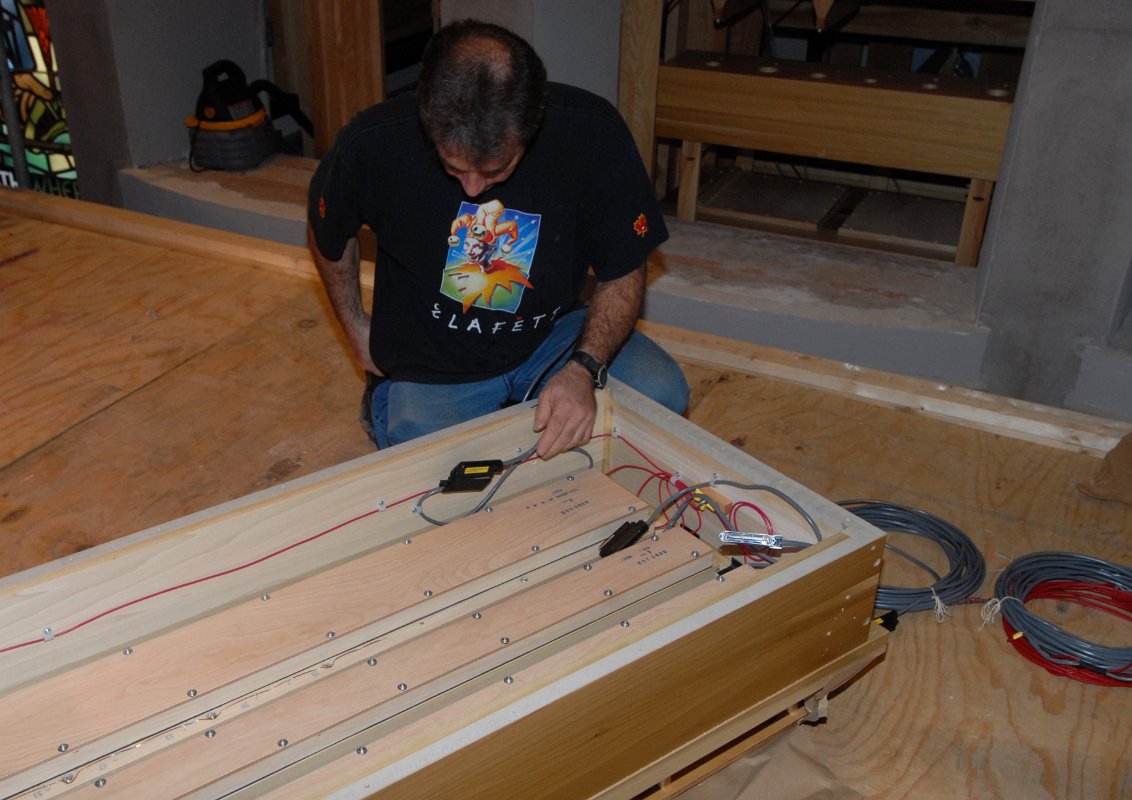 DSC_5767.JPG - Mario adding wiring to the next wind chest to be placed.