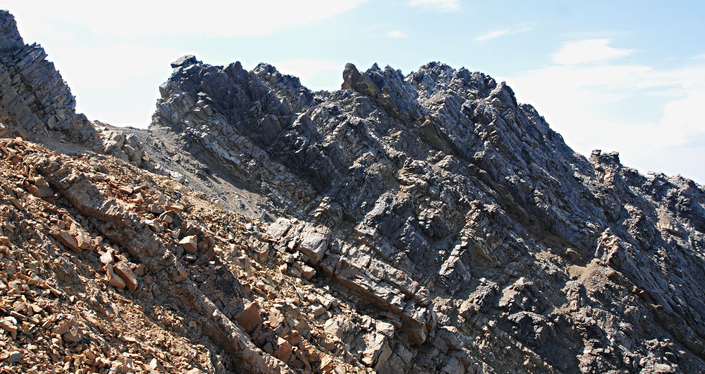 Chicken-Out Ridge from the summit trail