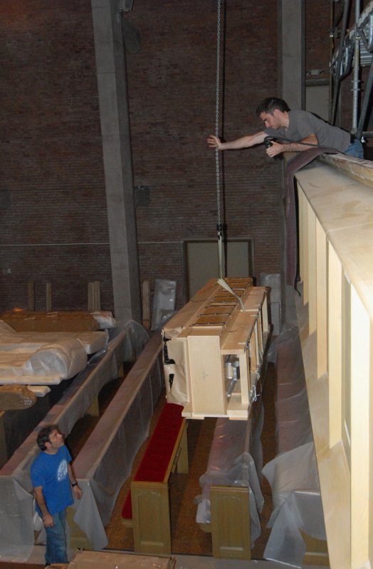 DSC_4674.JPG - Second antiphonal wind chest, hoisting viewed from the balcony.