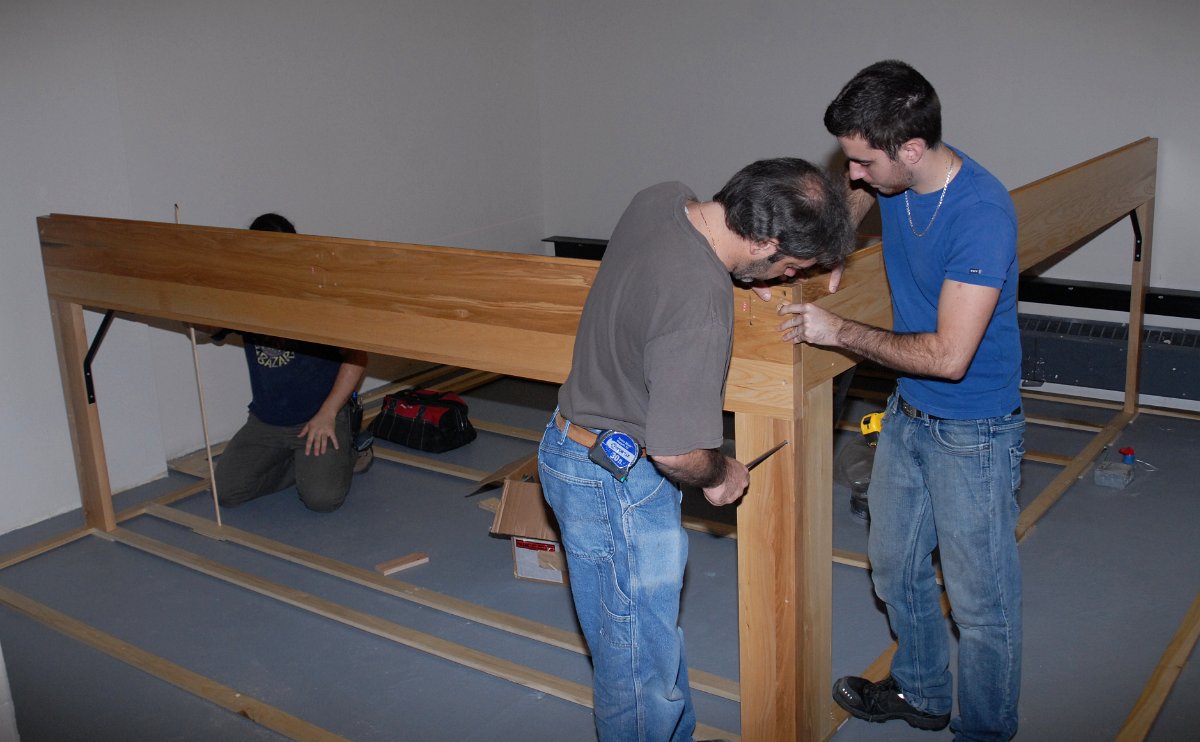 DSC_4999.JPG - Assembling the framing that will support the pulpit-side expression chamber.
