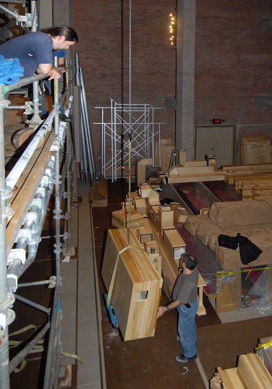 DSC_5051.JPG - View from above of the hoisting process