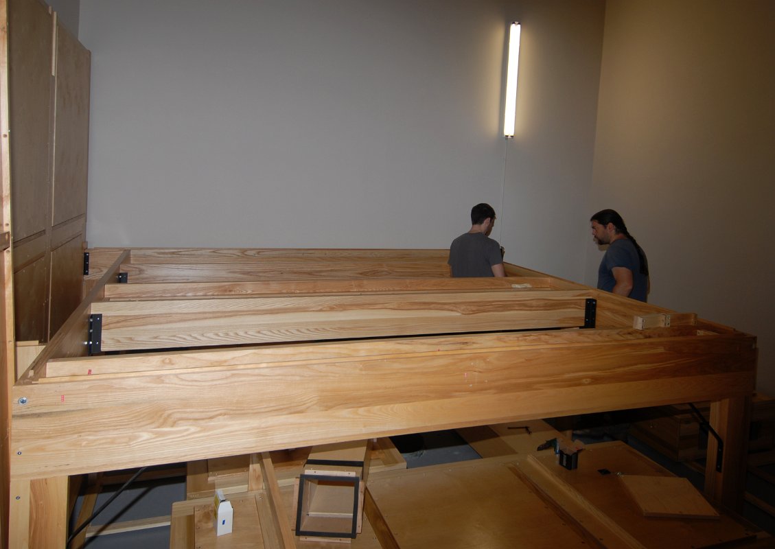 DSC_5077.JPG - Supporting framing for the pulpit-side expression chamber.