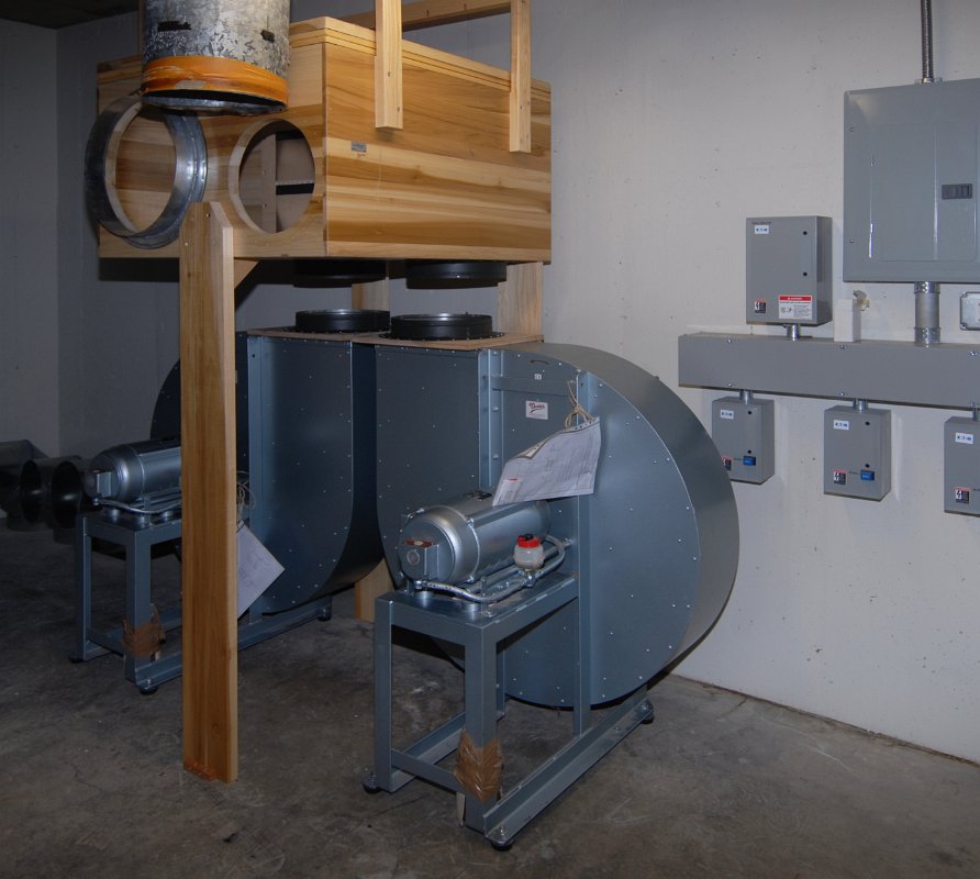 DSC_5113.JPG - Blowers installed, ready for ductwork.