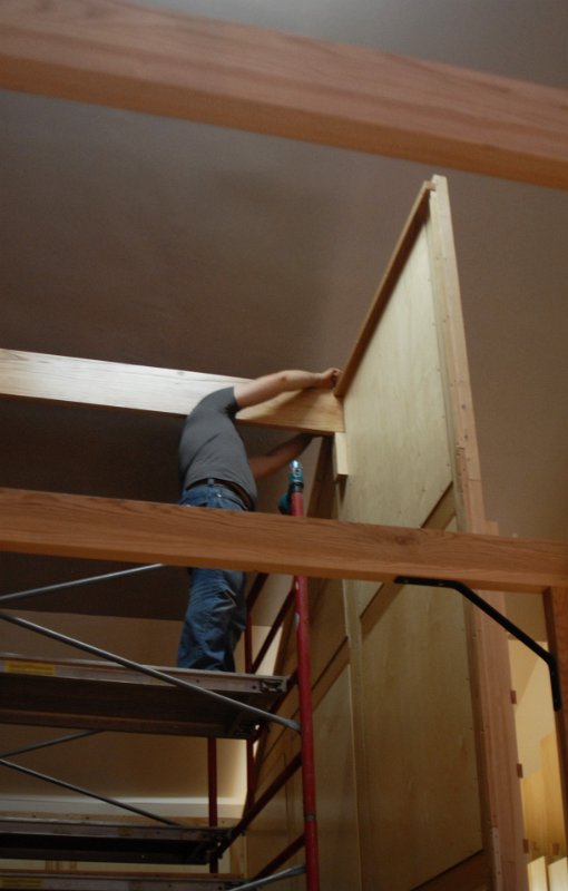 DSC_5527.JPG - Mounting the expression chamber ceiling beams.