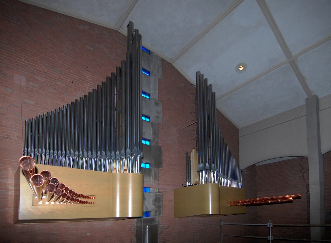 DSC_5552.JPG - Completed antiphonal with trumpets.