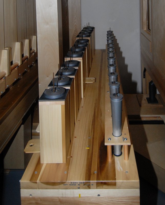 DSC_5597.JPG - Feet for the 32' Bombards (lectern side).