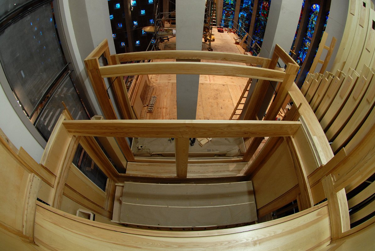DSC_5710.JPG - Fisheye view from lectern-side expression chamber.