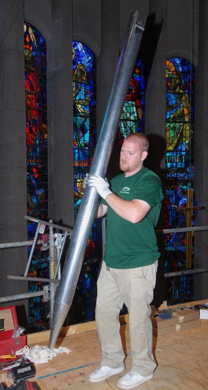 DSC_5783.JPG - Charlie moving a pipe.