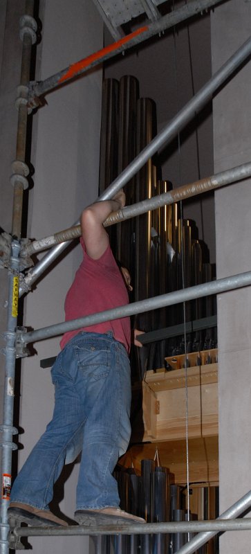 DSC_5904.JPG - Starting to fit the framing for the racks that will hold the big facade pipes.