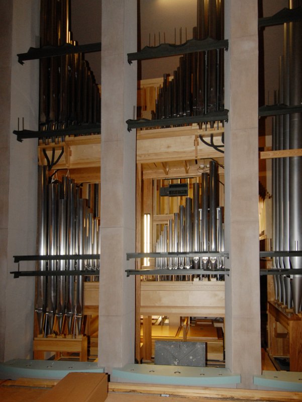 DSC_5986.JPG - Pulpit-side facade pipe racks complete.