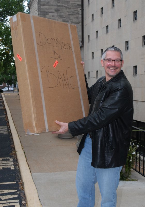 DSC_6115.JPG - Bill is happy!  His backrest also arrived.