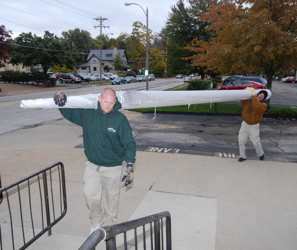 DSC_6117.JPG - Making the turn onto the sidewalk.