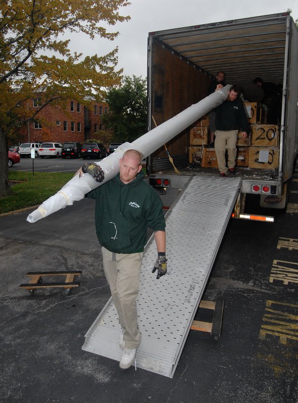 DSC_6125.JPG - Bringing in another facade pipe.