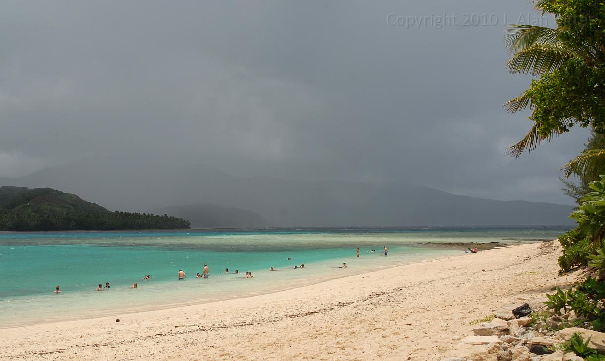 DSC_8657.JPG - Sunny Beach but Rain Showers Blowing in from the Neighboring Island