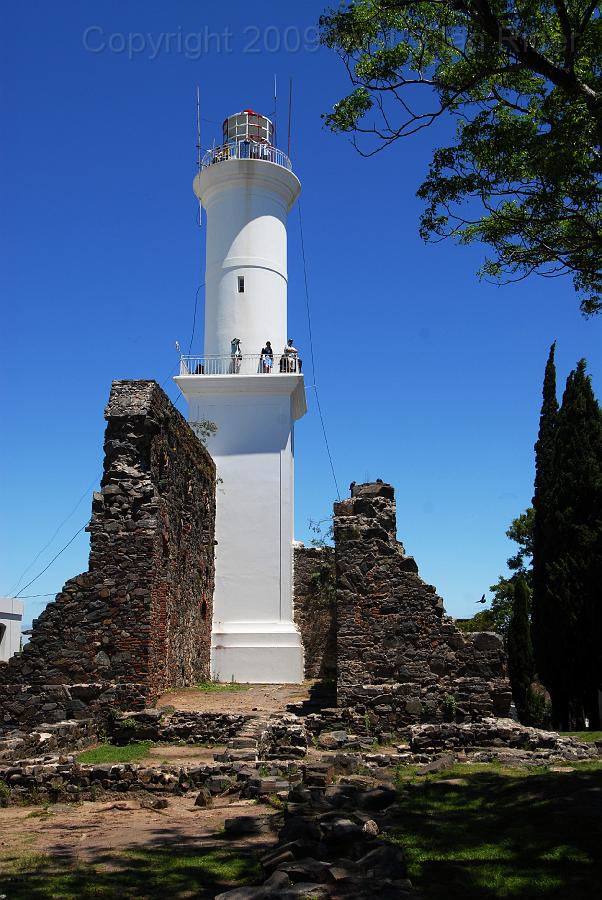 DSC_3412.JPG - Another view of the lighthouse after the clouds cleared.