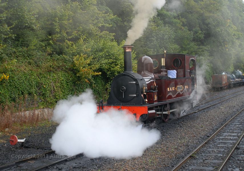 DSC_3040.JPG - Steam Locomotive Positioning to Couple to Train, Douglas, Isle of Man