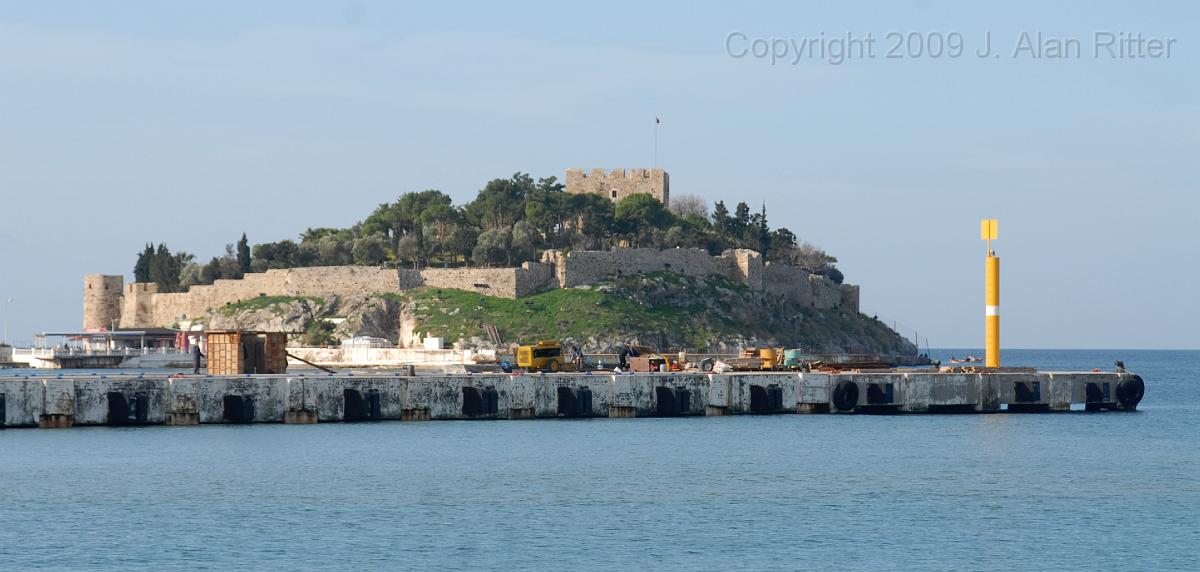 DSC_3794.JPG - Harbor fortifications at Kusadasi, Turkey.