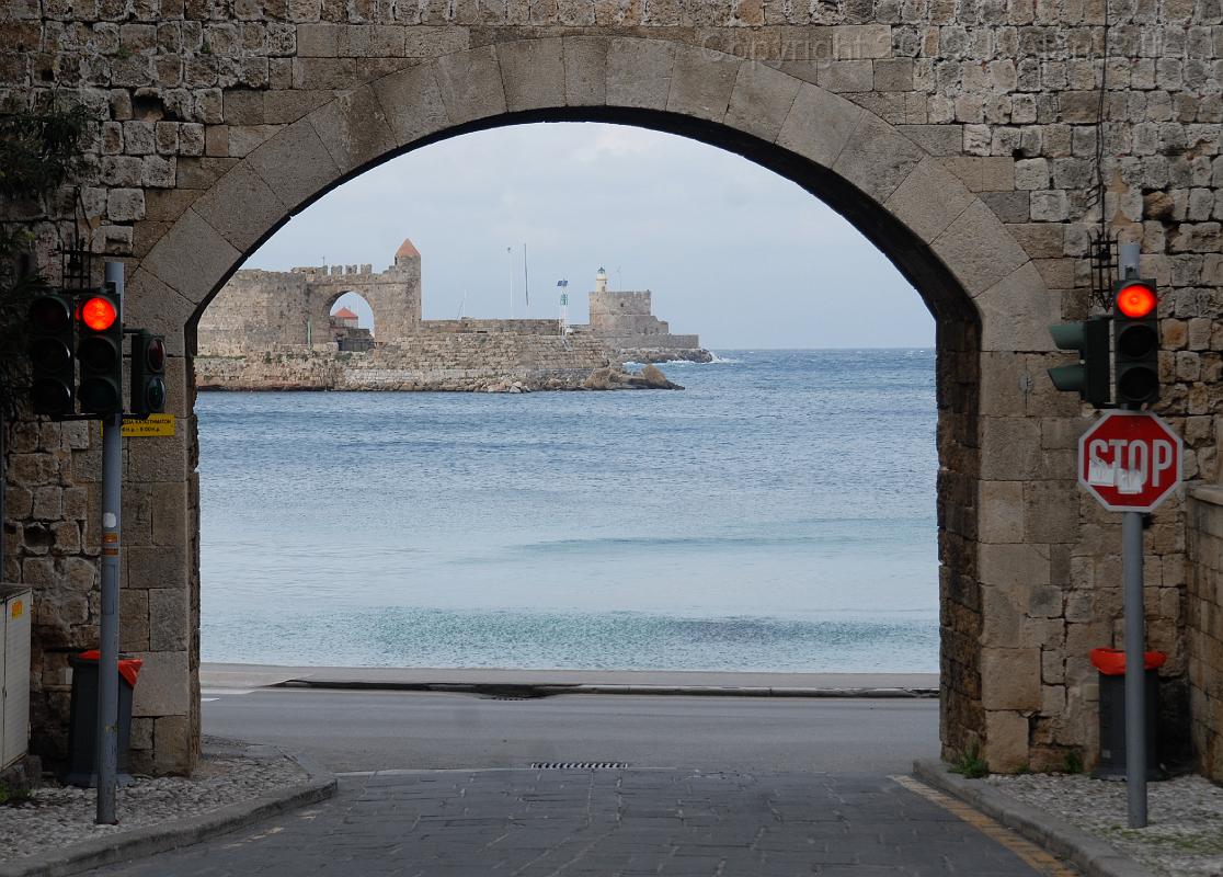 DSC_4292.JPG - View of the harbor through gate in the Midieval wall.