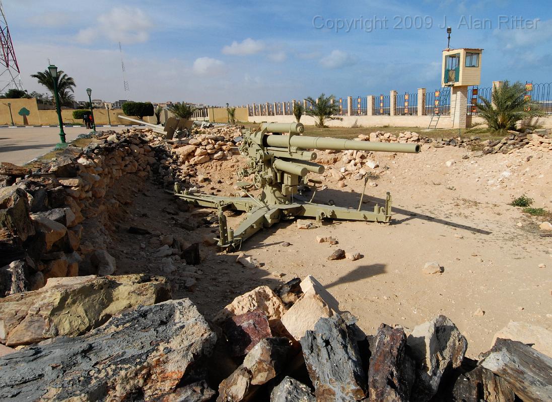 DSC_4527.JPG - Artillery emplacement at the museum.